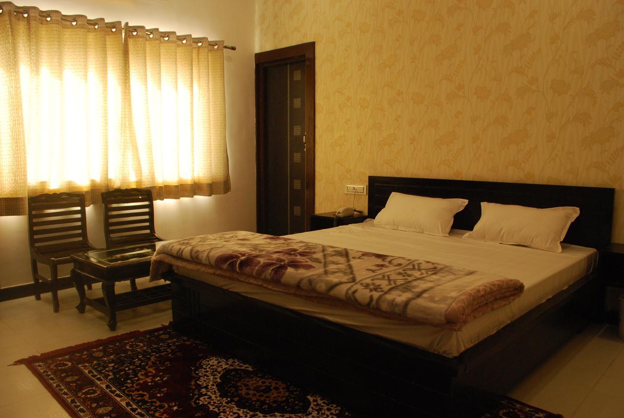 פושקאר Royal Rawat Palace מראה חיצוני תמונה