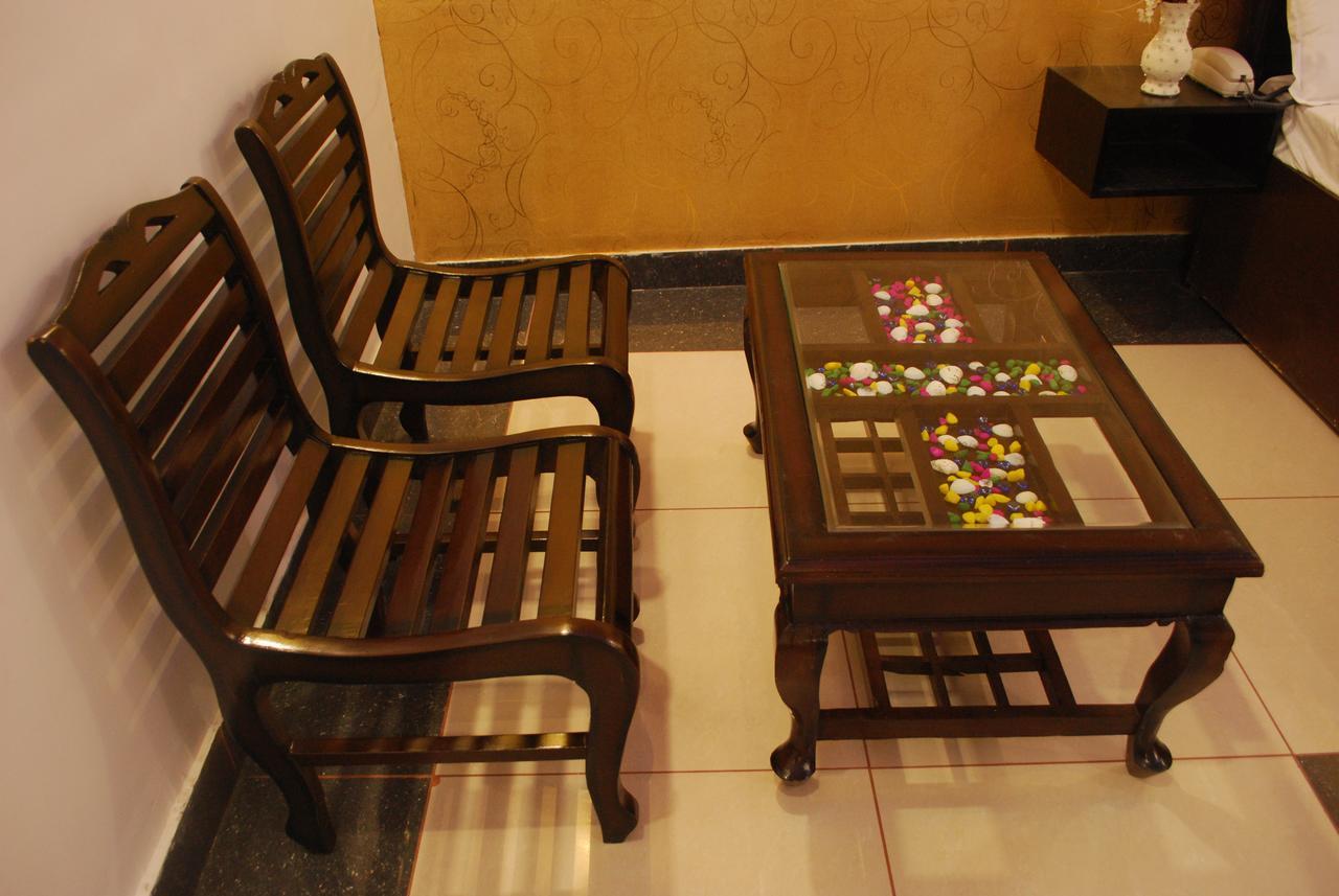 פושקאר Royal Rawat Palace מראה חיצוני תמונה